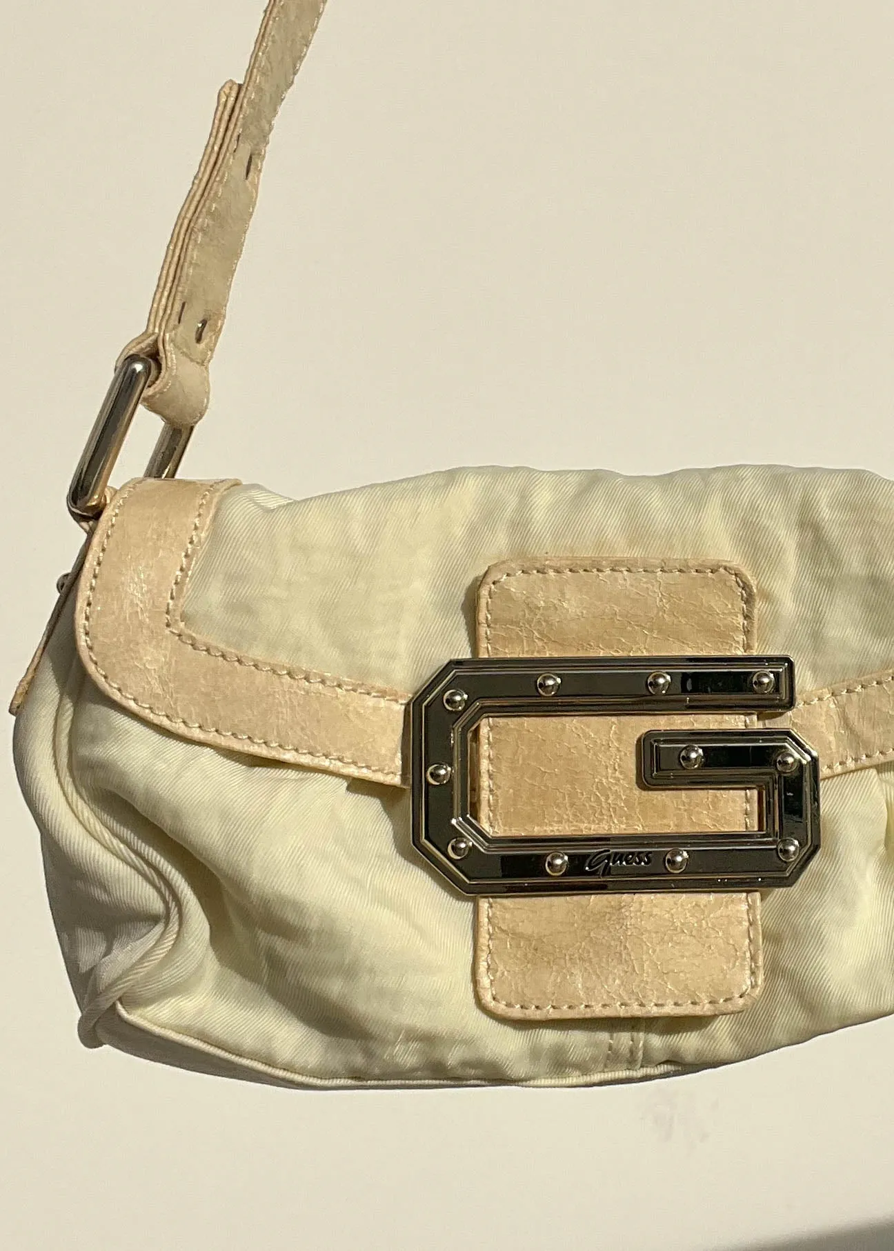 2000's Cream Guess Purse