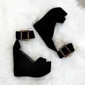 Black Bold Strap Wedge Shoes