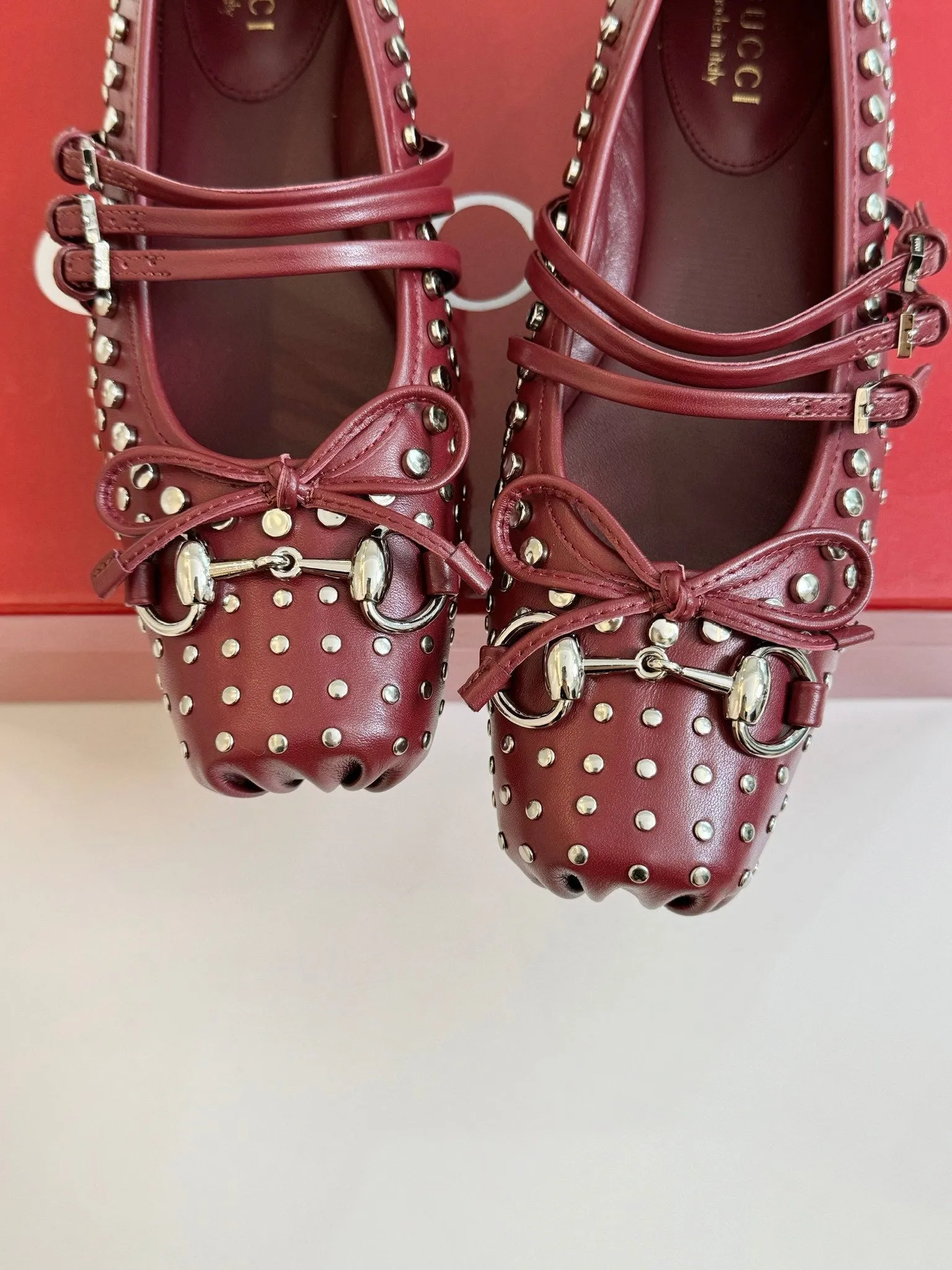 GG RIVETS BALLET FLAT GARNET HORIZONTAL STRAPS LAMBSKIN