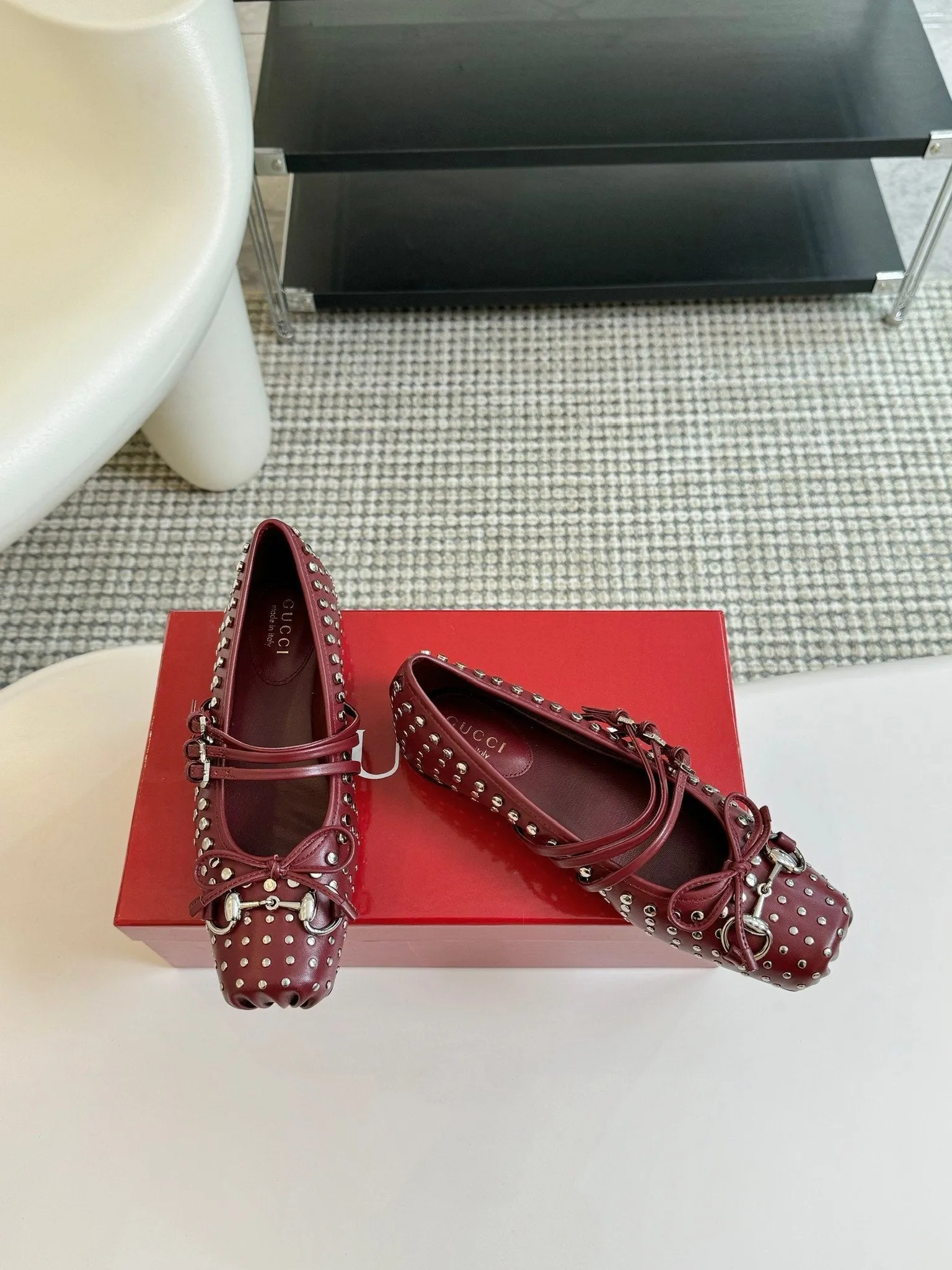 GG RIVETS BALLET FLAT GARNET HORIZONTAL STRAPS LAMBSKIN