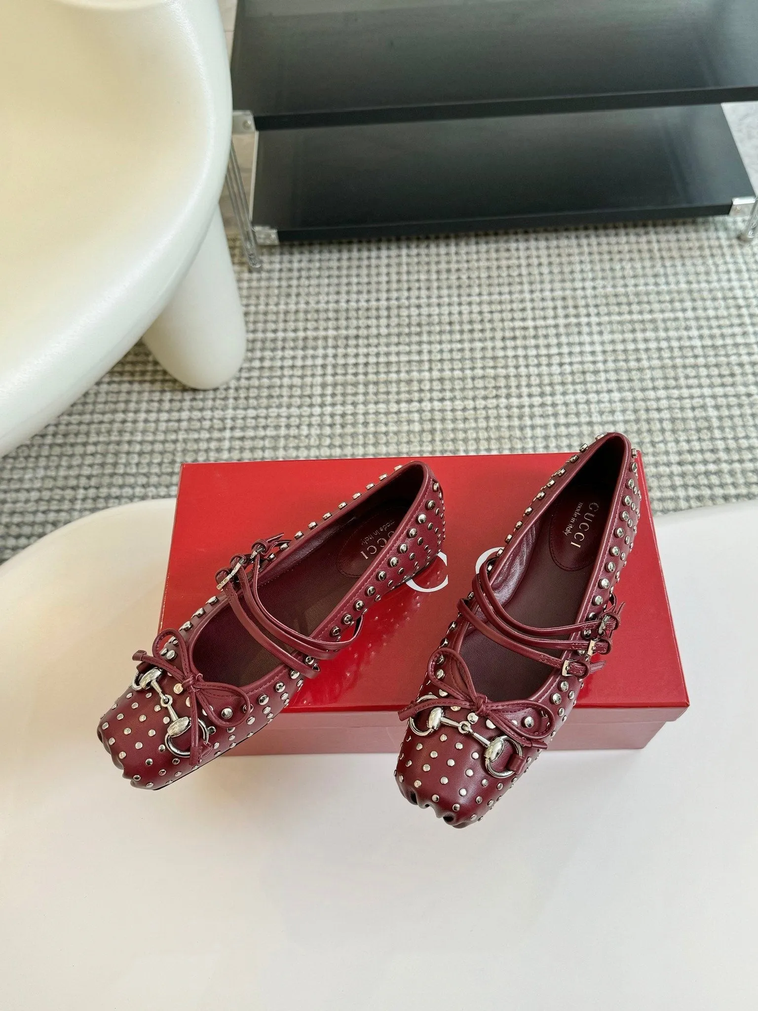 GG RIVETS BALLET FLAT GARNET HORIZONTAL STRAPS LAMBSKIN